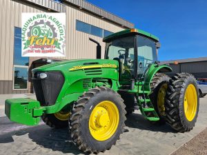 John Deere 7820