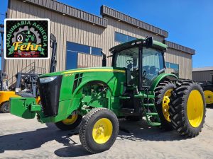 John Deere 8235R