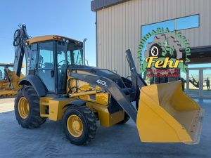 Retroexcavadora john deere 410L año 2017 4x4 extencion cabina kit