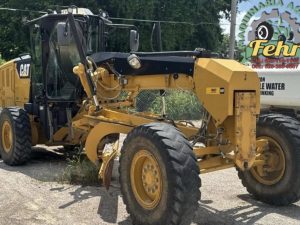 Motoconformadora caterpiller 120m año 2014