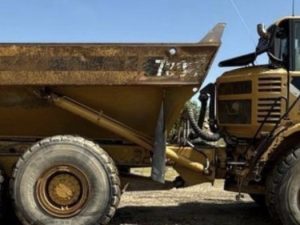 Dompe articulado caterpiller 730 6x6 aňo 2007